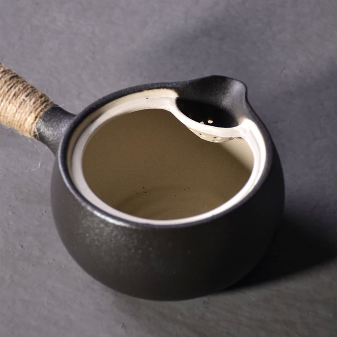 theiere-japonaise-kyusu-traditionnelle-interieur